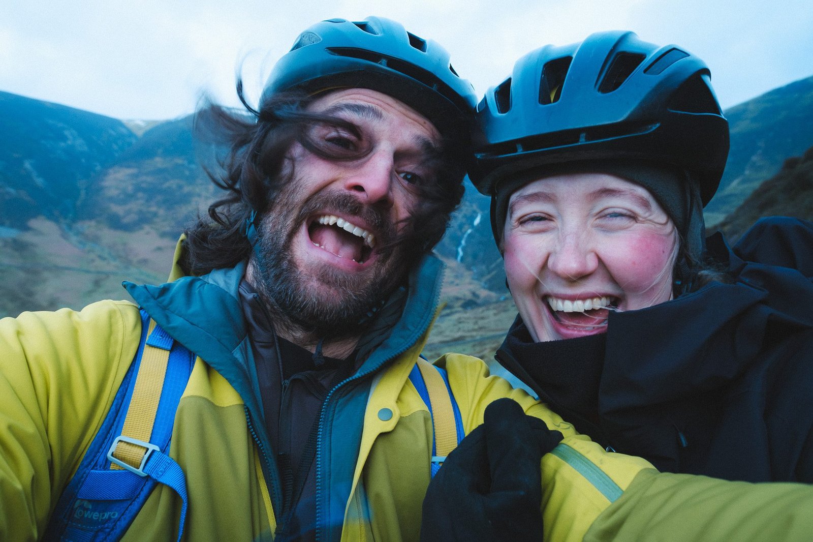 Cycling couple in the mountains